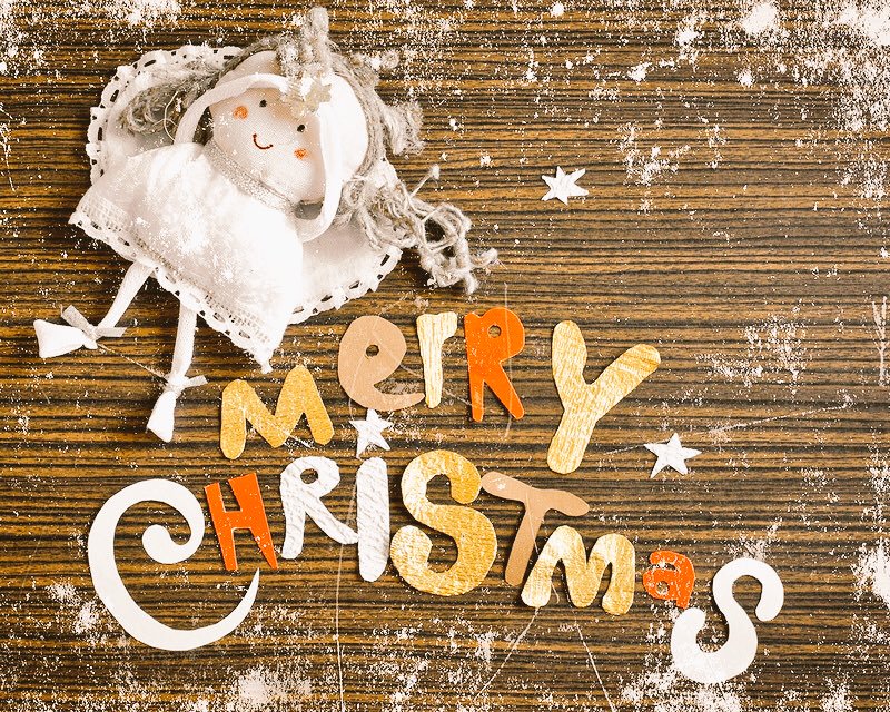 Открытка картинка merry christmas,с рождеством поздравления,кукла Открытка картинка открытки картинки на рождество,Merry Christmas с рождеством на английском языке,красивая рождественская открытка картинка merry christmas скачать